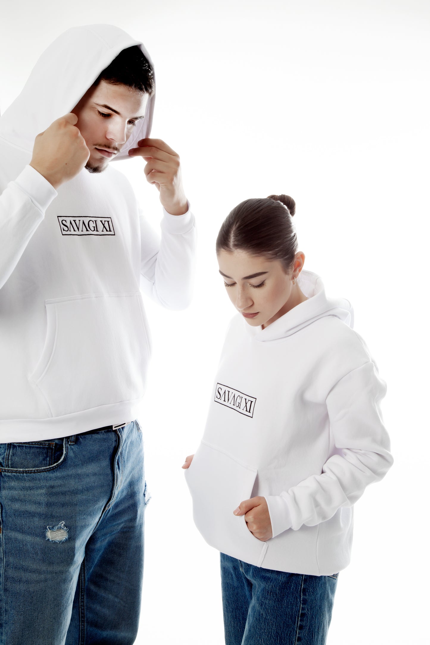 SAVAGI XI Embroidered Logo Hoodie White